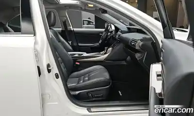 Lexus IS 2019 2.0 Автомат в Москве № 232005, миниатюра 11