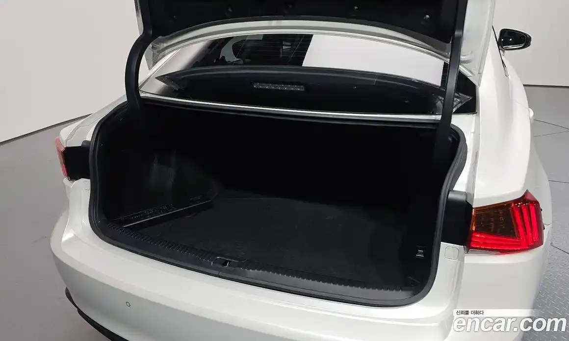 Lexus IS 2019 2.0 Автомат в Москве № 232005, фото 20