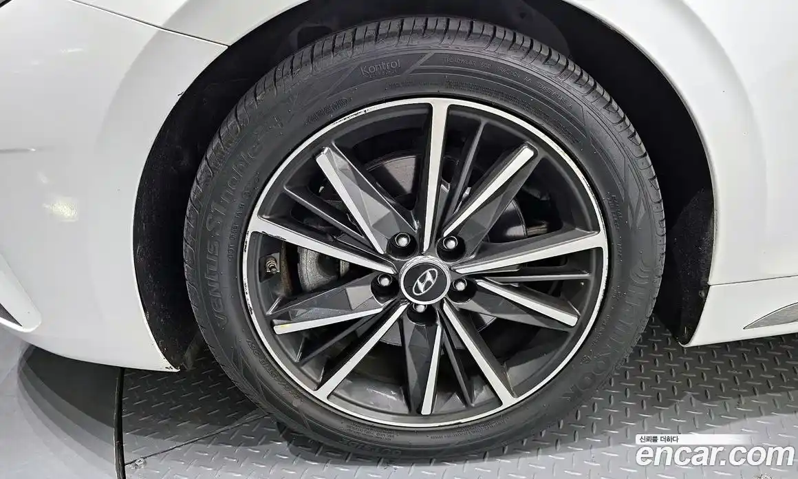 Hyundai Grandeur 2022 2.5 Автомат в Москве № 246556, фото 3