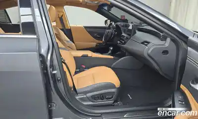 Lexus ES 2022 2.5 Автомат в Москве № 272345, миниатюра 11