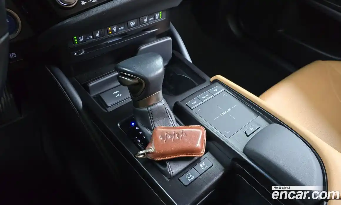 Lexus ES 2022 2.5 Автомат в Москве № 272345, фото 3