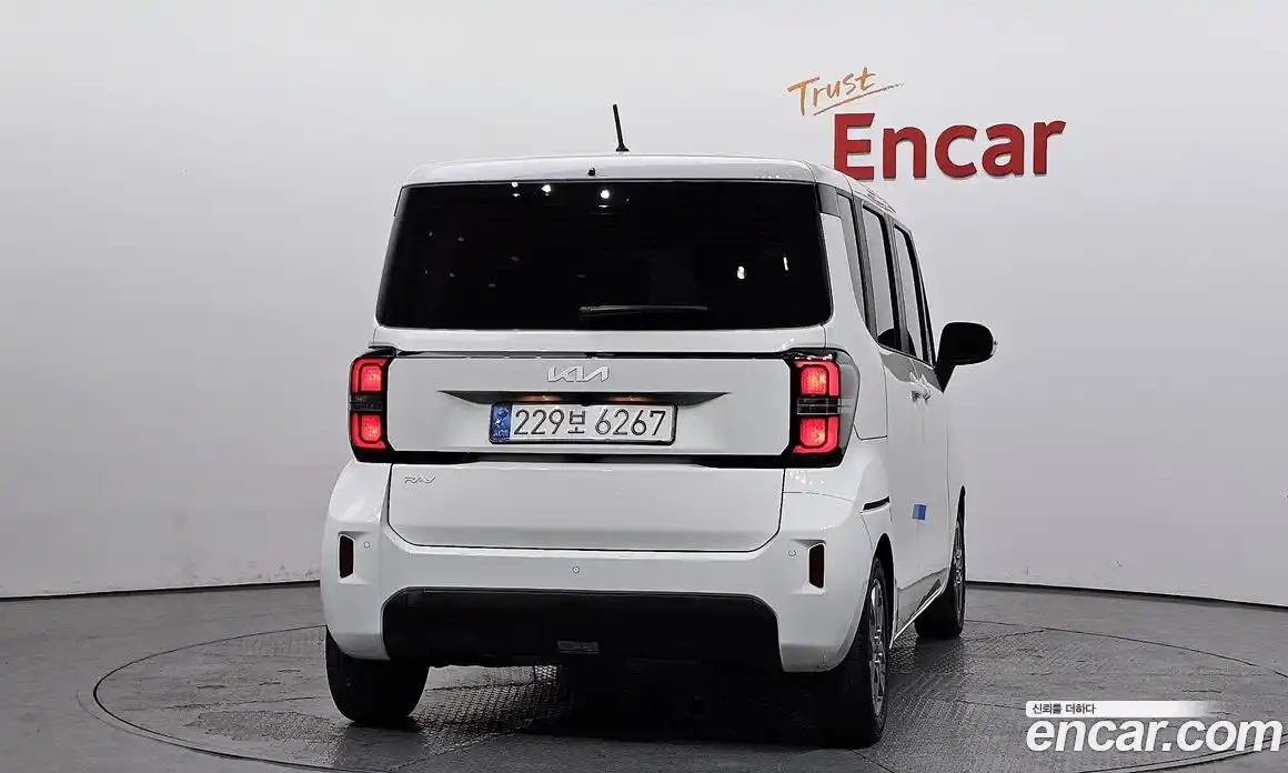 Kia Ray 2023 1.0 Автомат в Москве № 287560, фото 6