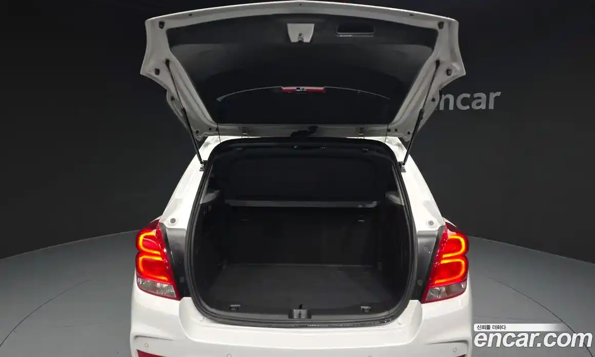 Chevrolet Trax 2020 1.4 Автомат в Москве № 314653, фото 20