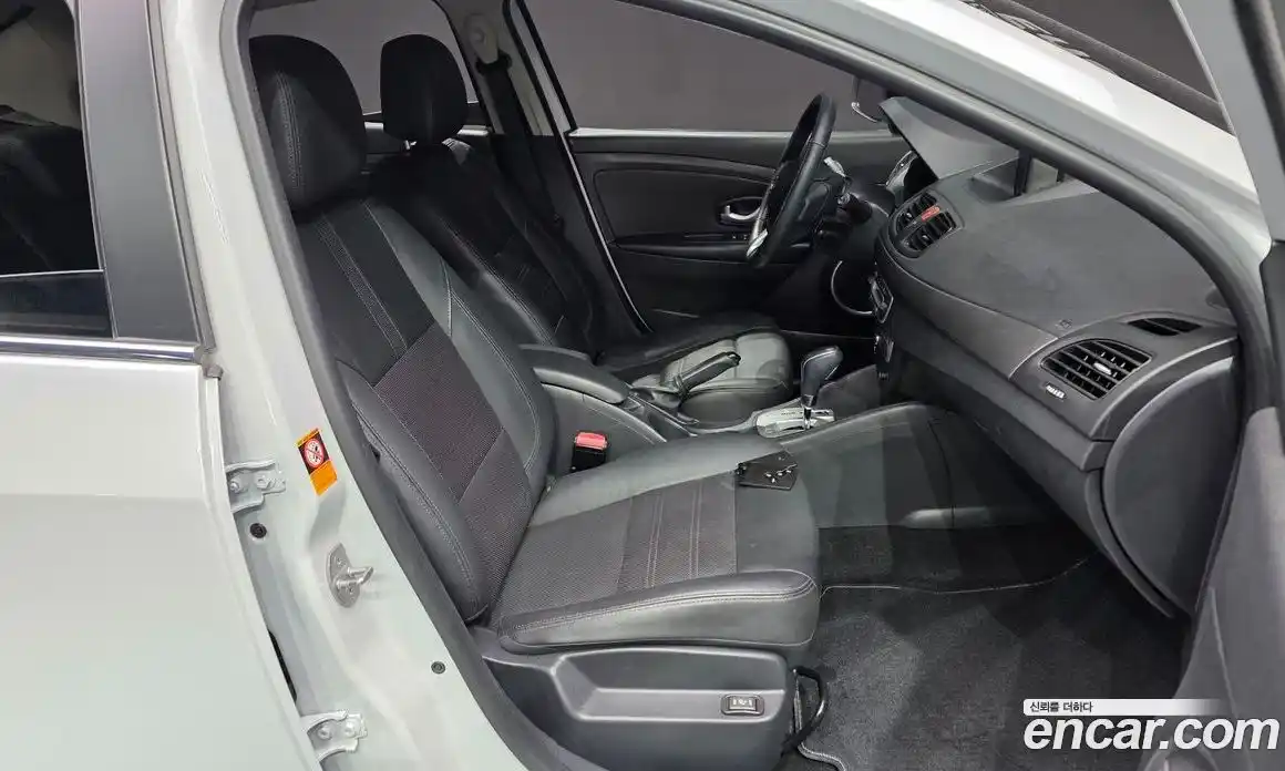 Renault SM3 2018 0.1 Автомат в Москве № 316937, фото 18