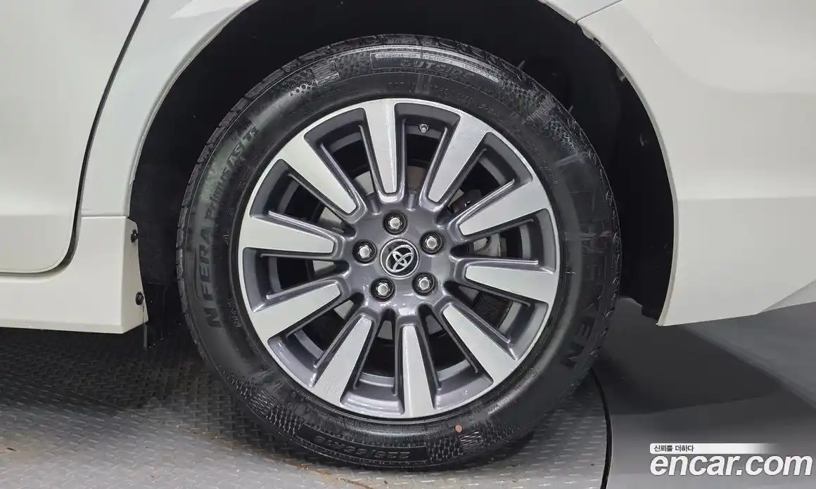 Toyota Sienna 2018 3.5 Автомат в Москве № 334877, фото 17