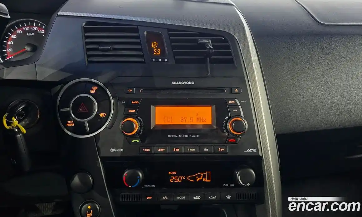 SsangYong Korando 2012 2.0 Автомат в Москве № 341829, фото 10