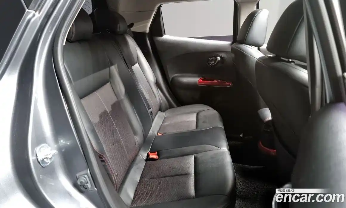 Nissan Juke 2017 1.6 Автомат в Москве № 342612, фото 9