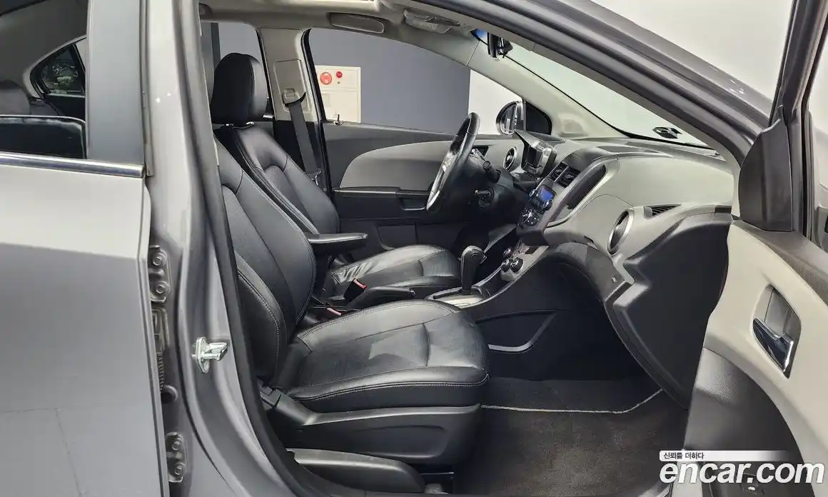 Chevrolet Aveo 2012 1.6 Автомат в Москве № 36699, фото 12