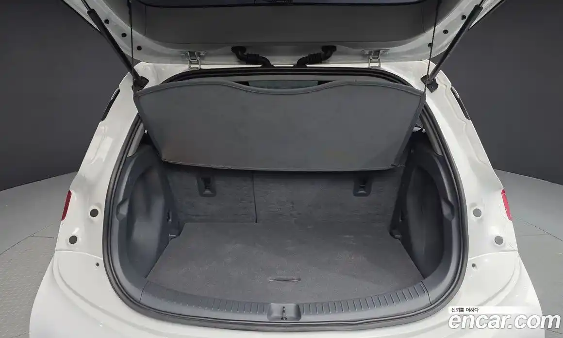 Chevrolet Bolt EV 2019 0.2 Автомат в Москве № 40072, фото 15