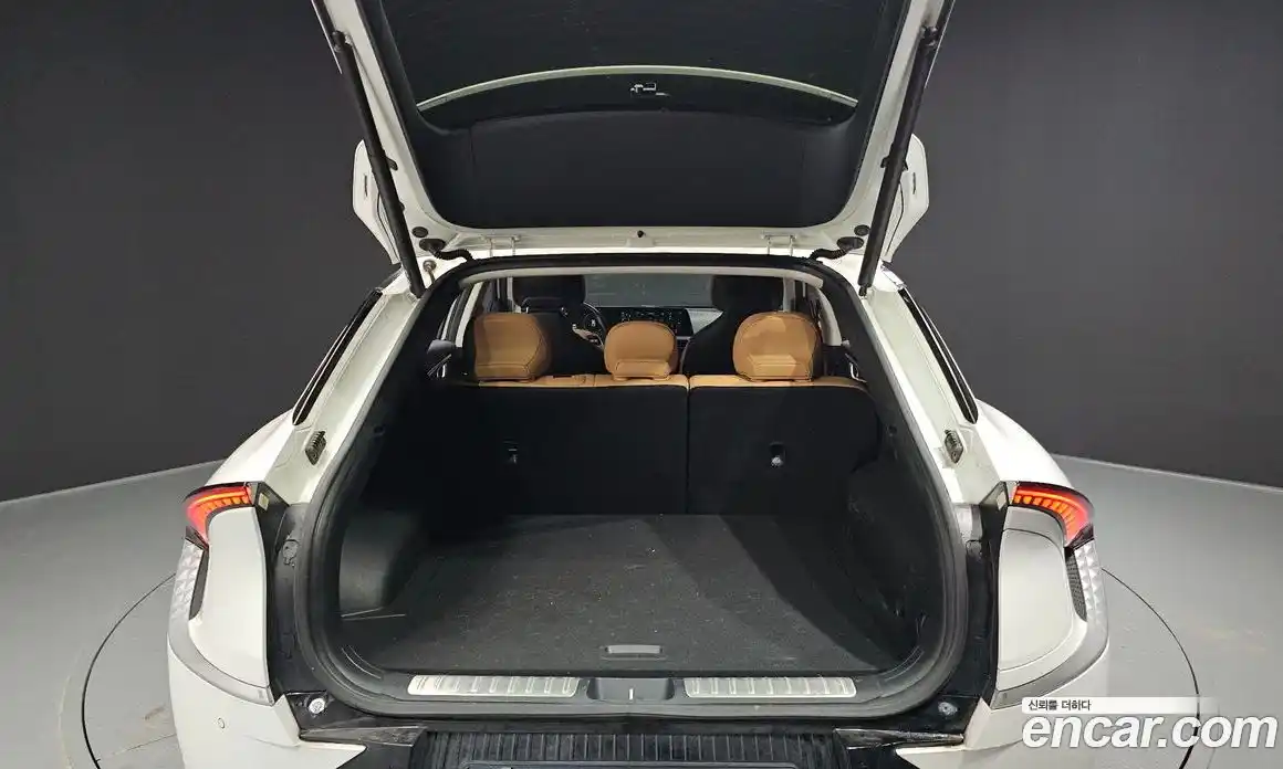 Kia EV6 2023 0.1 Автомат в Москве № 55598, фото 14