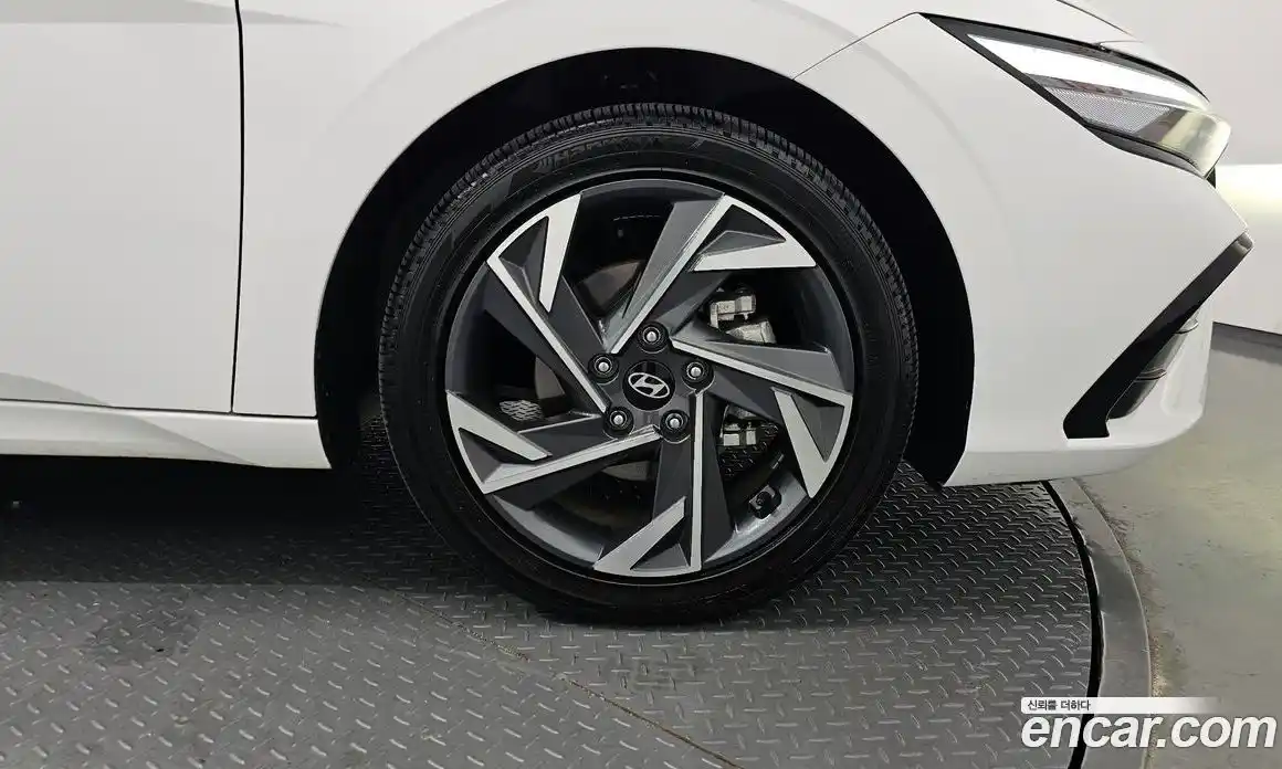 Hyundai Avante 2024 1.6 Автомат в Москве № 107834, фото 9