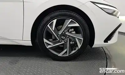 Hyundai Avante 2024 1.6 Автомат в Москве № 107834, миниатюра 9