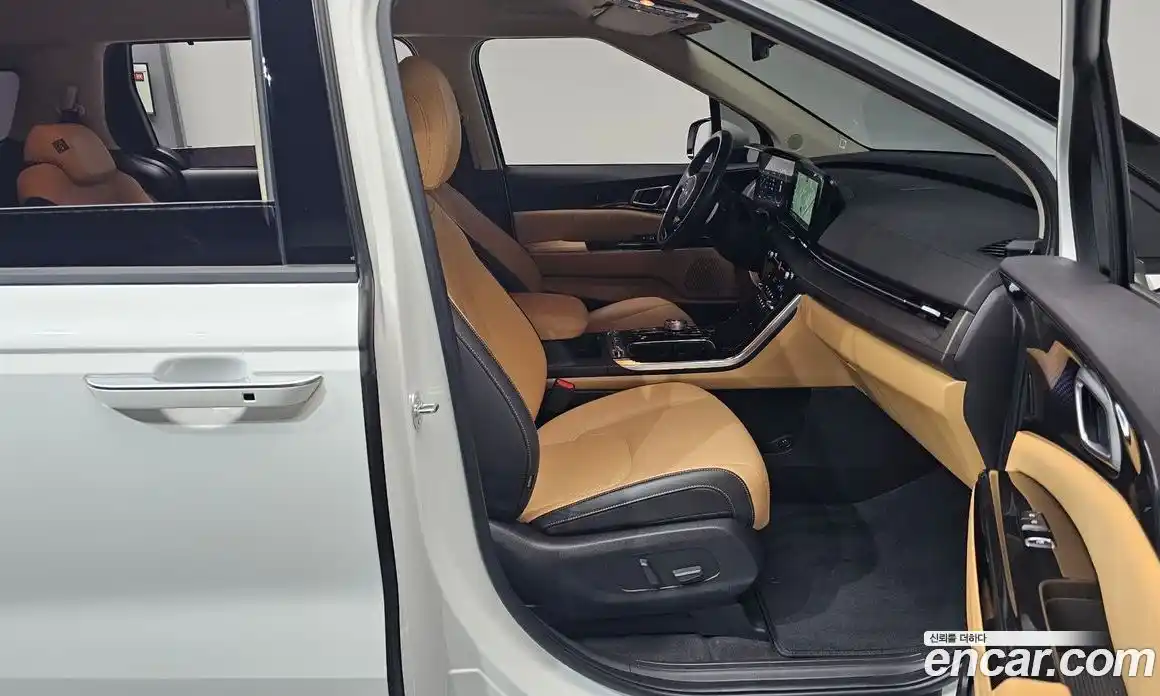 Kia Canival 2023 3.5 Автомат в Москве № 132632, фото 19