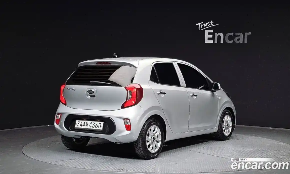 Kia Morning 2020 1.0 Автомат в Москве № 133776, фото 14