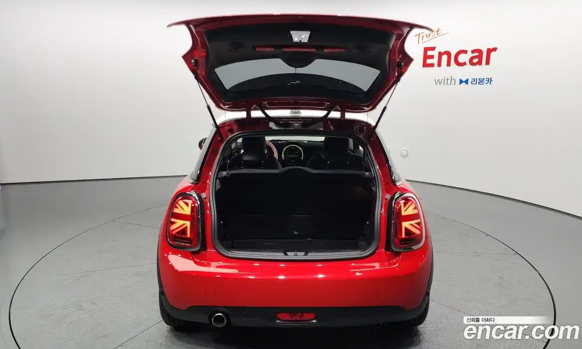 Mini Cooper 2021 1.5 Автомат в Москве № 139579, фото 16