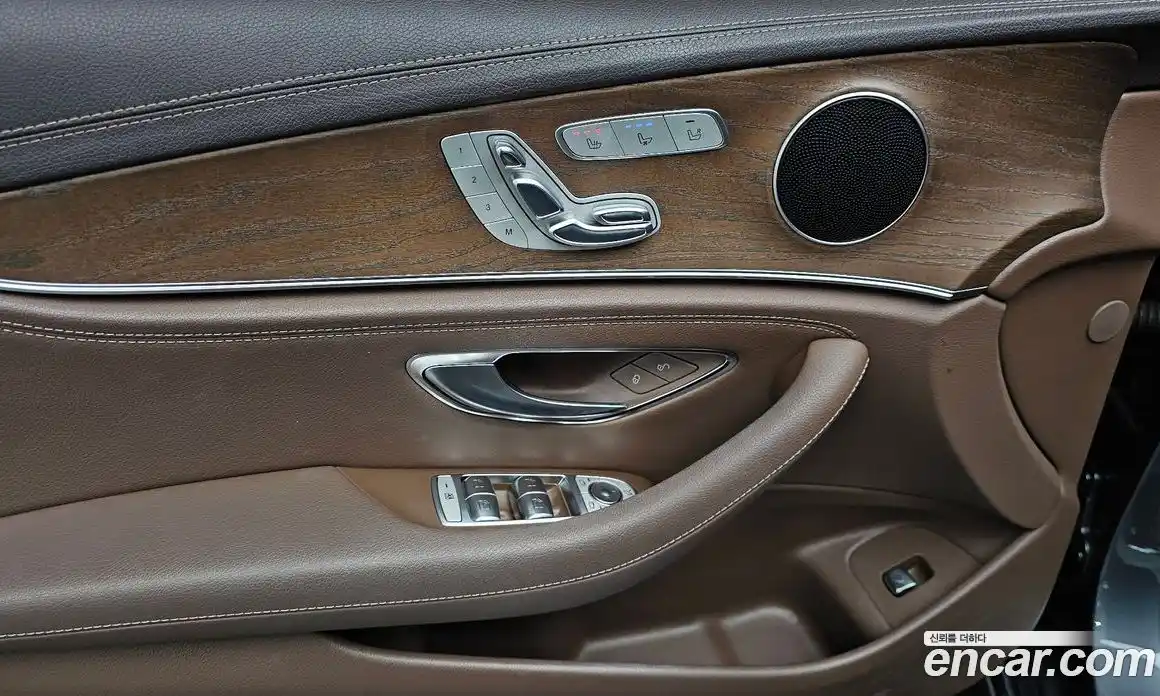 Mercedes-Benz E-Class 2017 2.0 Автомат в Москве № 142604, фото 15