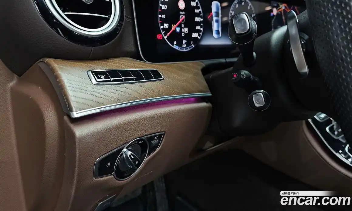 Mercedes-Benz E-Class 2017 2.0 Автомат в Москве № 142604, фото 16