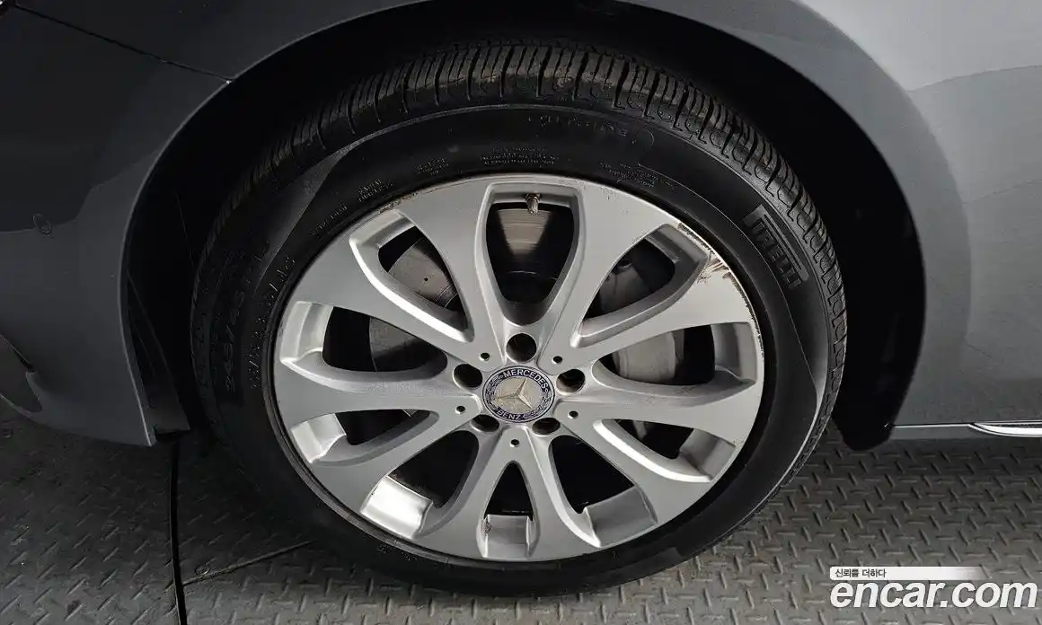 Mercedes-Benz E-Class 2017 2.0 Автомат в Москве № 142604, фото 3