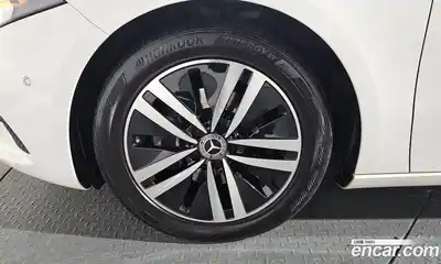 Mercedes-Benz A-Class 2021 1.9 Автомат в Москве № 150693, миниатюра 11