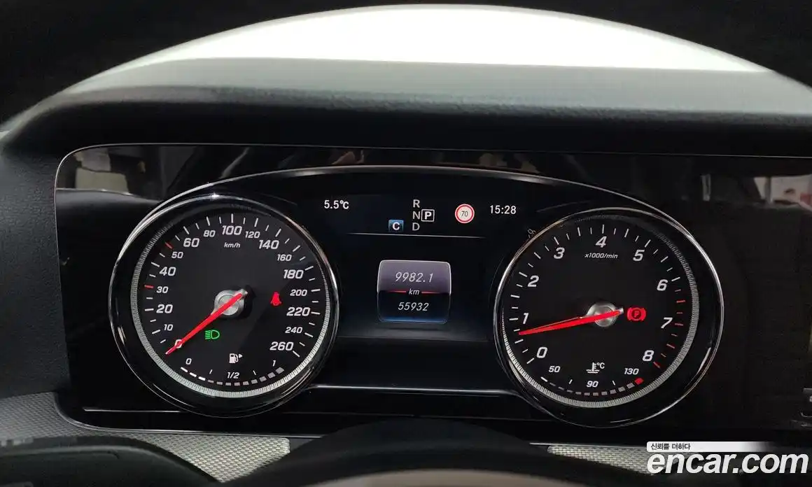 Mercedes-Benz E-Class 2017 2.0 Автомат в Москве № 150792, фото 10