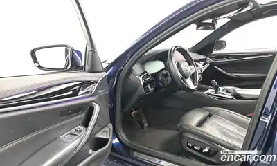 BMW 5-Series 2019 2.0 Автомат в Москве № 158978, миниатюра 2