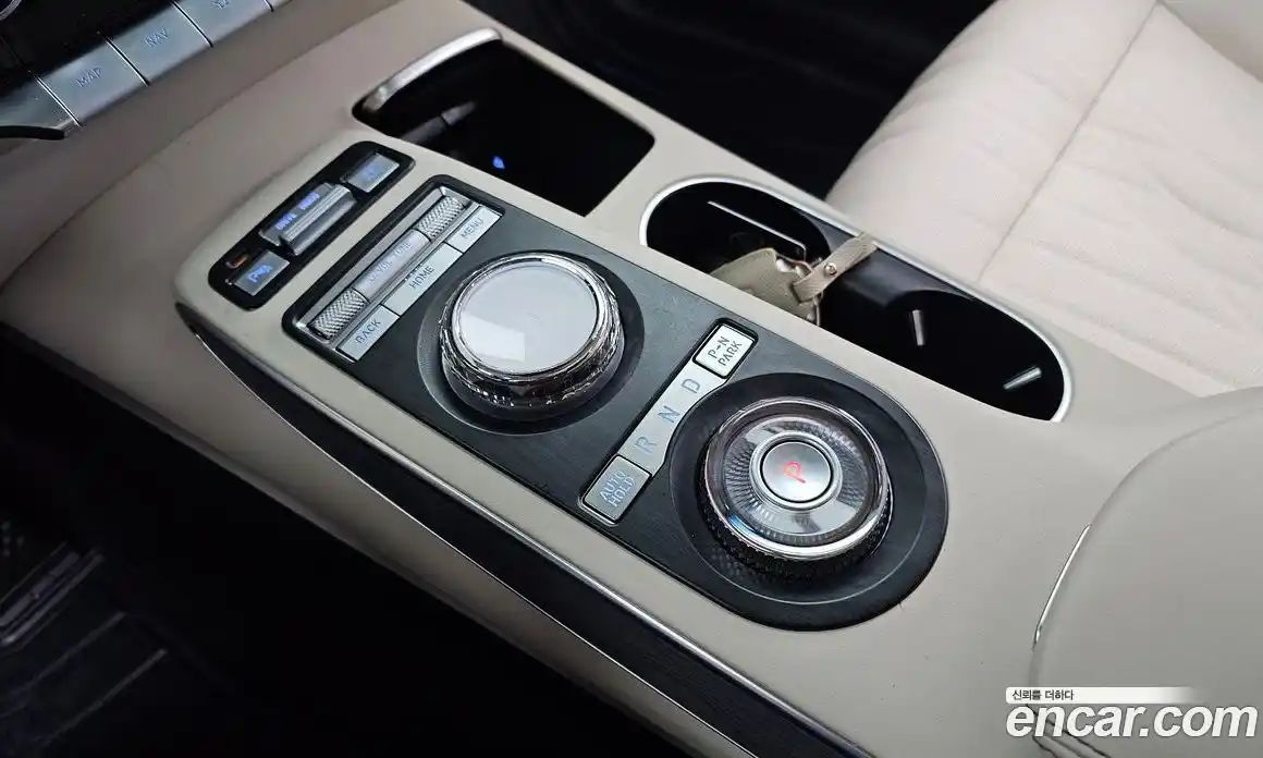 Genesis GV70 2024 2.5 Автомат в Москве № 16067, фото 1