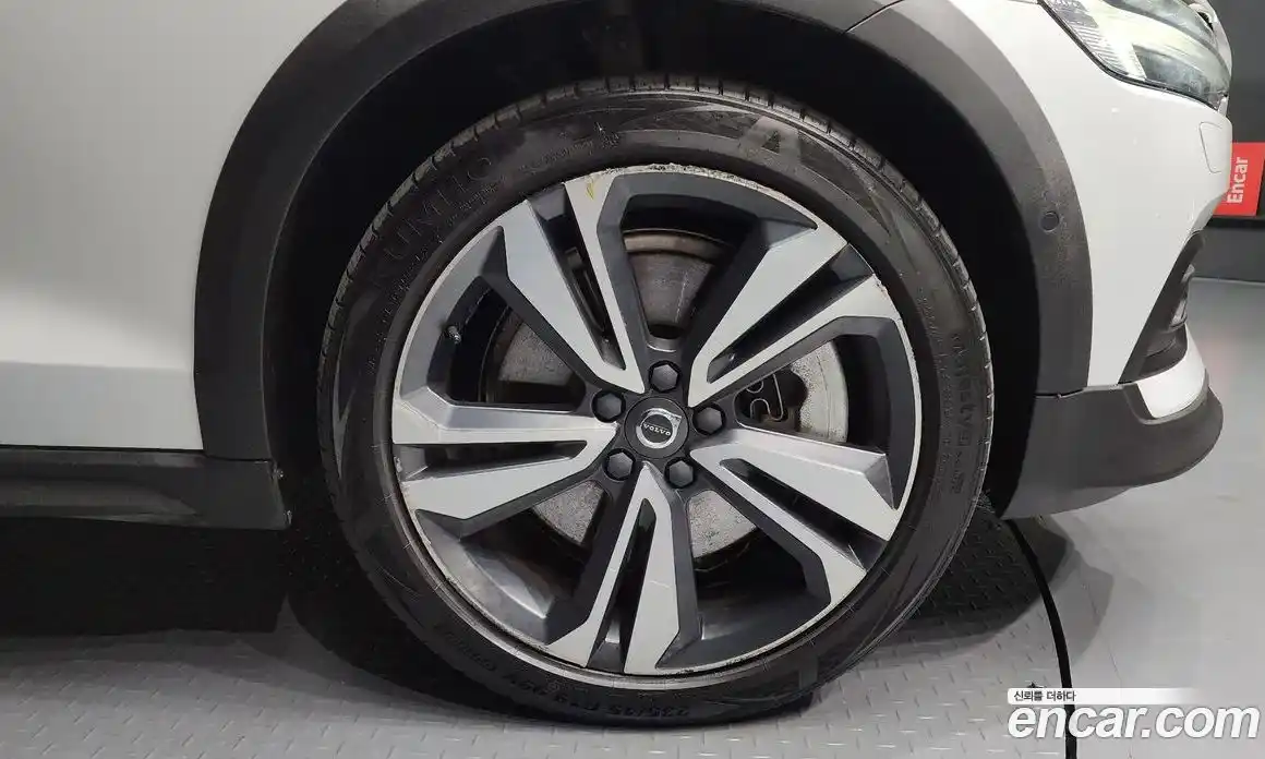 Volvo V60 2021 2.0 Автомат в Москве № 164718, фото 18