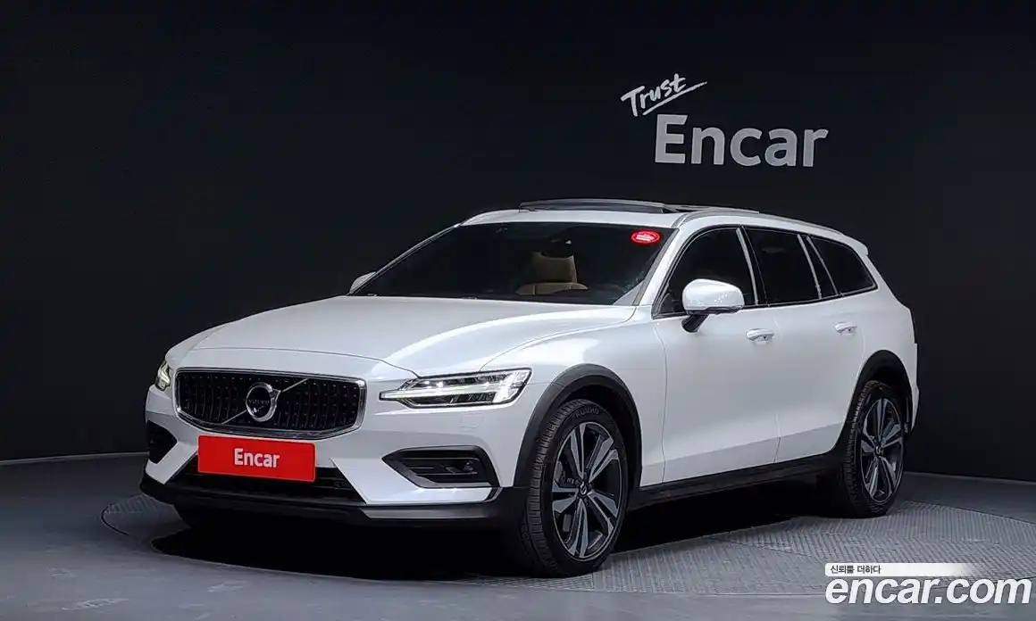 Volvo V60 2021 2.0 Автомат в Москве № 164718, фото 7