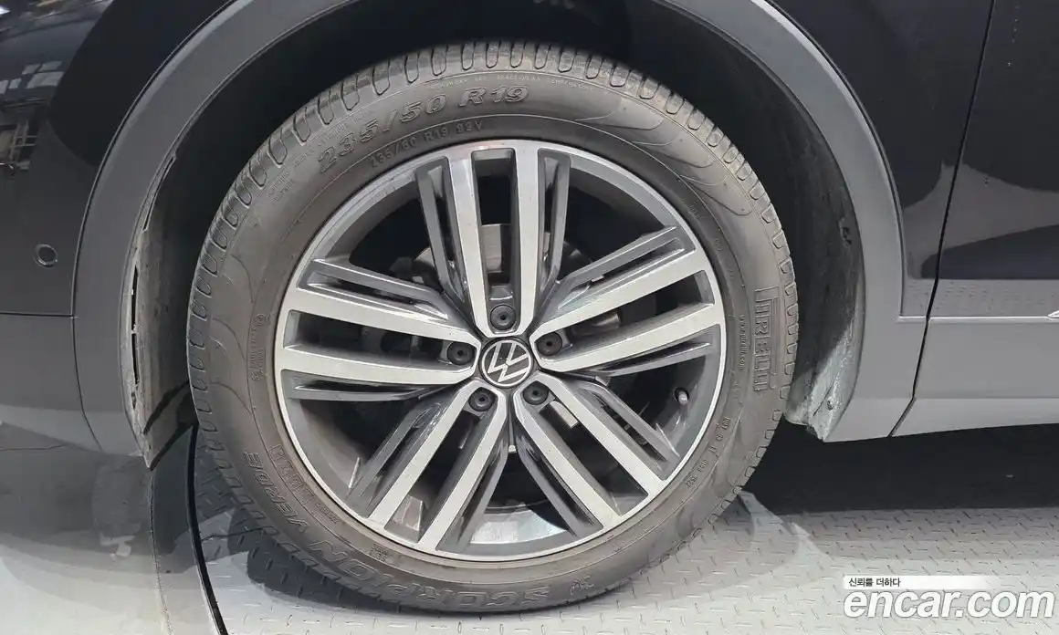 Volkswagen Tiguan 2023 2.0 Автомат в Москве № 168709, фото 10