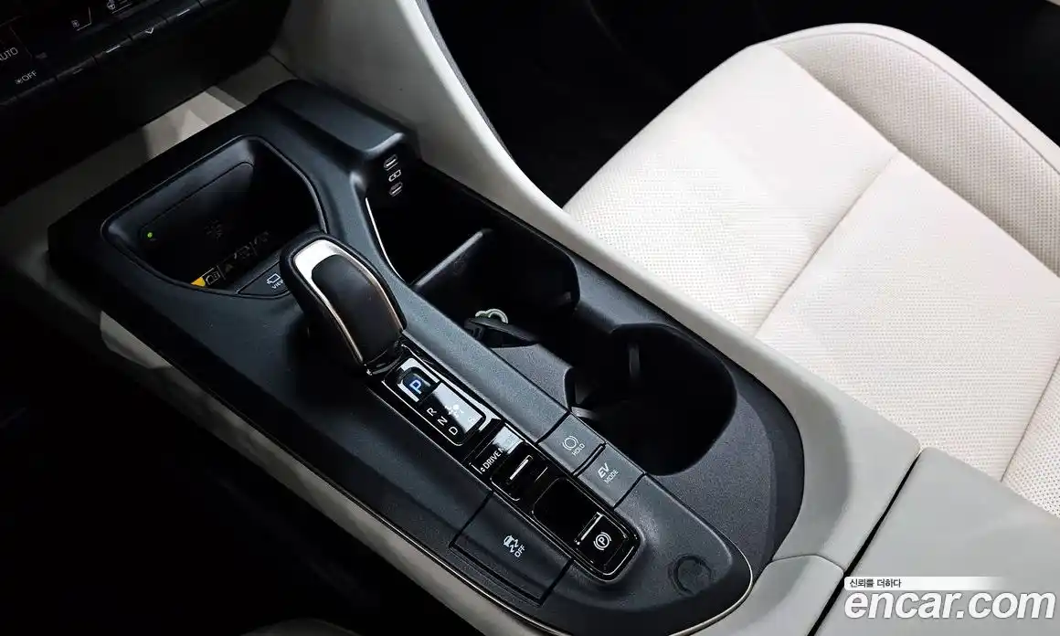 Toyota Crown 2023 2.5 Автомат в Москве № 170286, фото 8