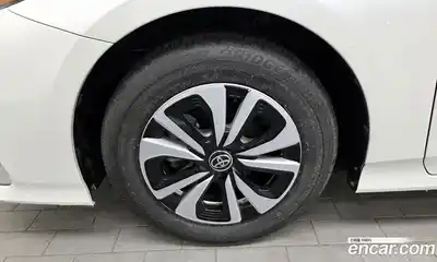 Toyota Prius 2018 1.8 Автомат в Москве № 170294, миниатюра 8