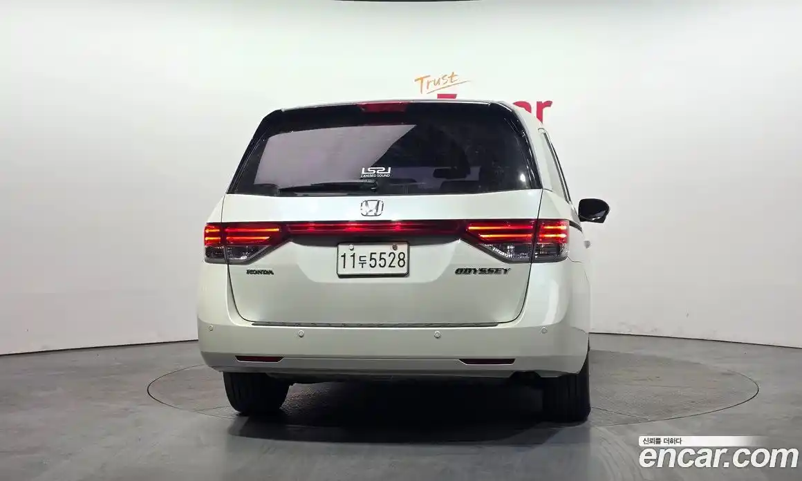 Honda Odyssey 2016 3.5 Автомат в Москве № 170680, фото 13