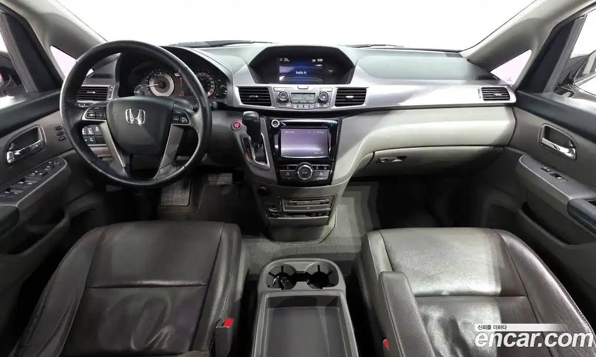 Honda Odyssey 2016 3.5 Автомат в Москве № 170680, фото 3