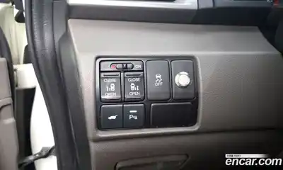 Honda Odyssey 2016 3.5 Автомат в Москве № 170680, миниатюра 10