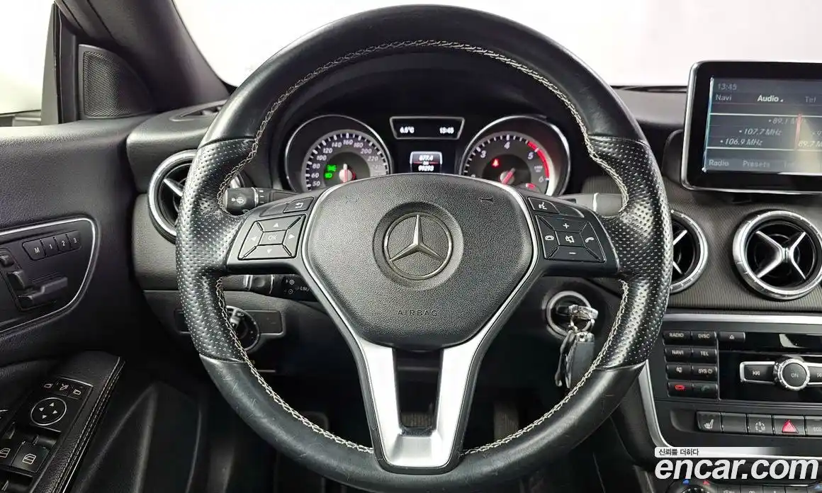 Mercedes-Benz CLA-Class 2015 1.8 Автомат в Москве № 185983, фото 14