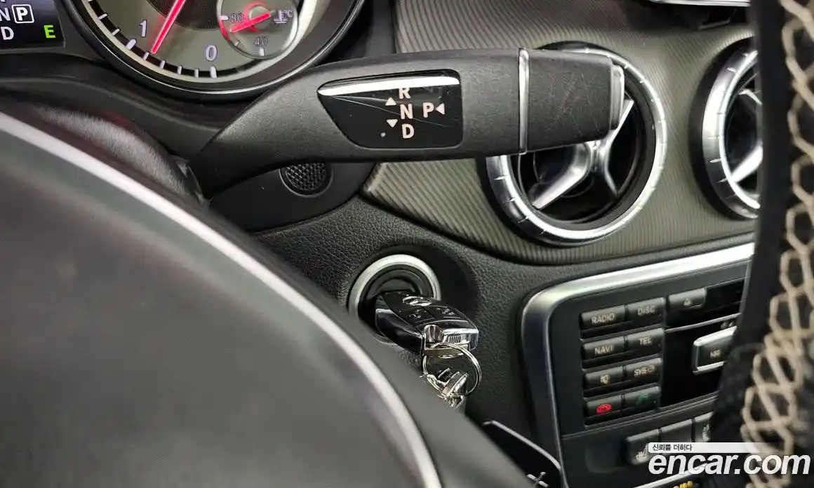 Mercedes-Benz CLA-Class 2015 1.8 Автомат в Москве № 185983, фото 17