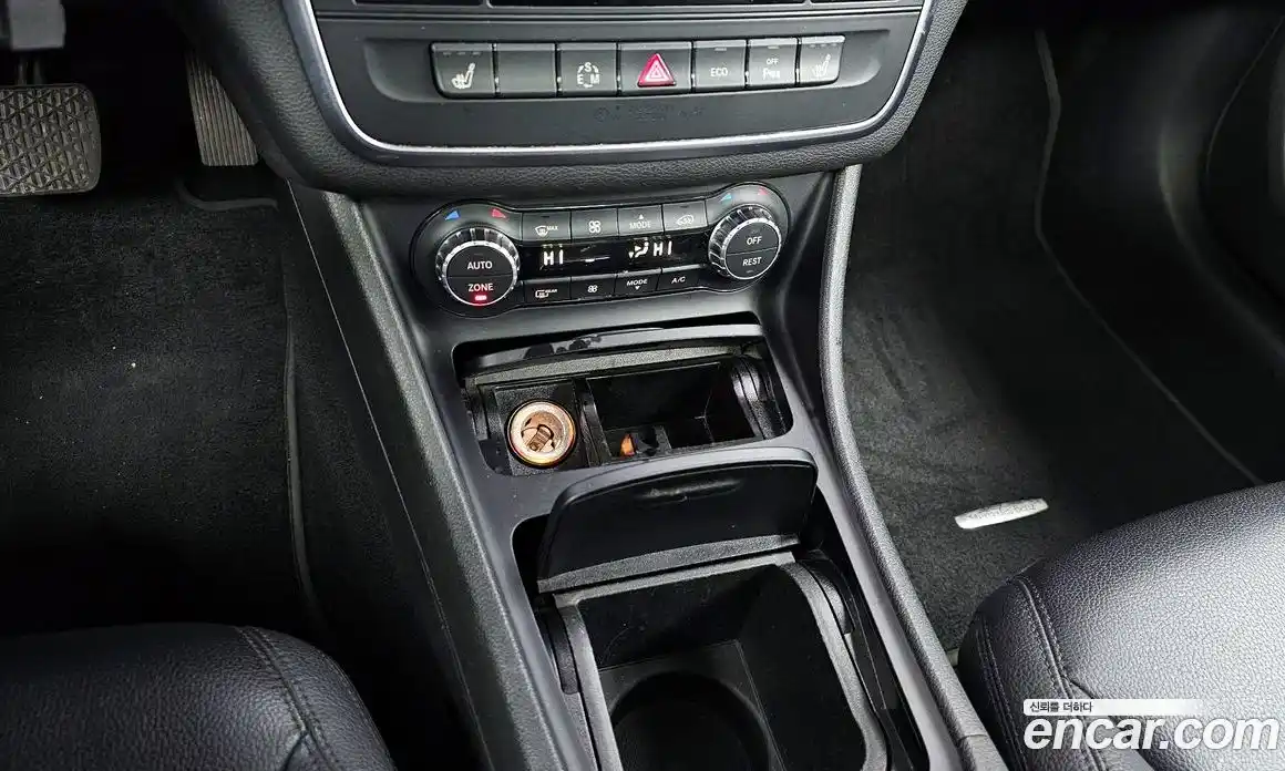 Mercedes-Benz CLA-Class 2015 1.8 Автомат в Москве № 185983, фото 20