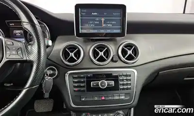 Mercedes-Benz CLA-Class 2015 1.8 Автомат в Москве № 185983, миниатюра 2