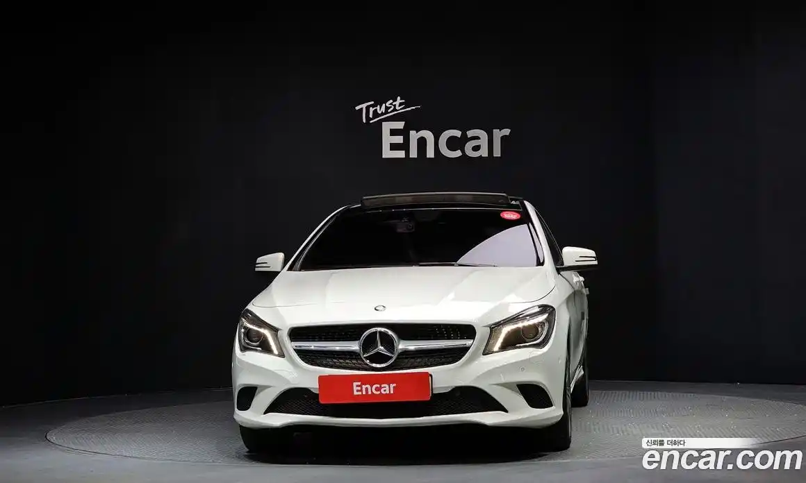 Mercedes-Benz CLA-Class 2015 1.8 Автомат в Москве № 185983, фото 9