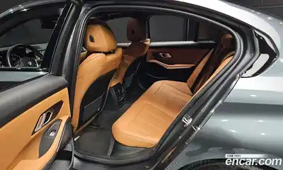 BMW 3-Series 2022 2.0 Автомат в Москве № 191674, миниатюра 2