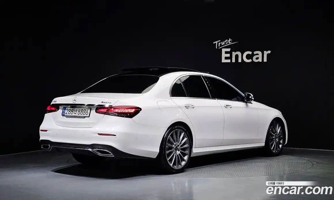 Mercedes-Benz E-Class 2021 2.0 Автомат в Москве № 194354, фото 12