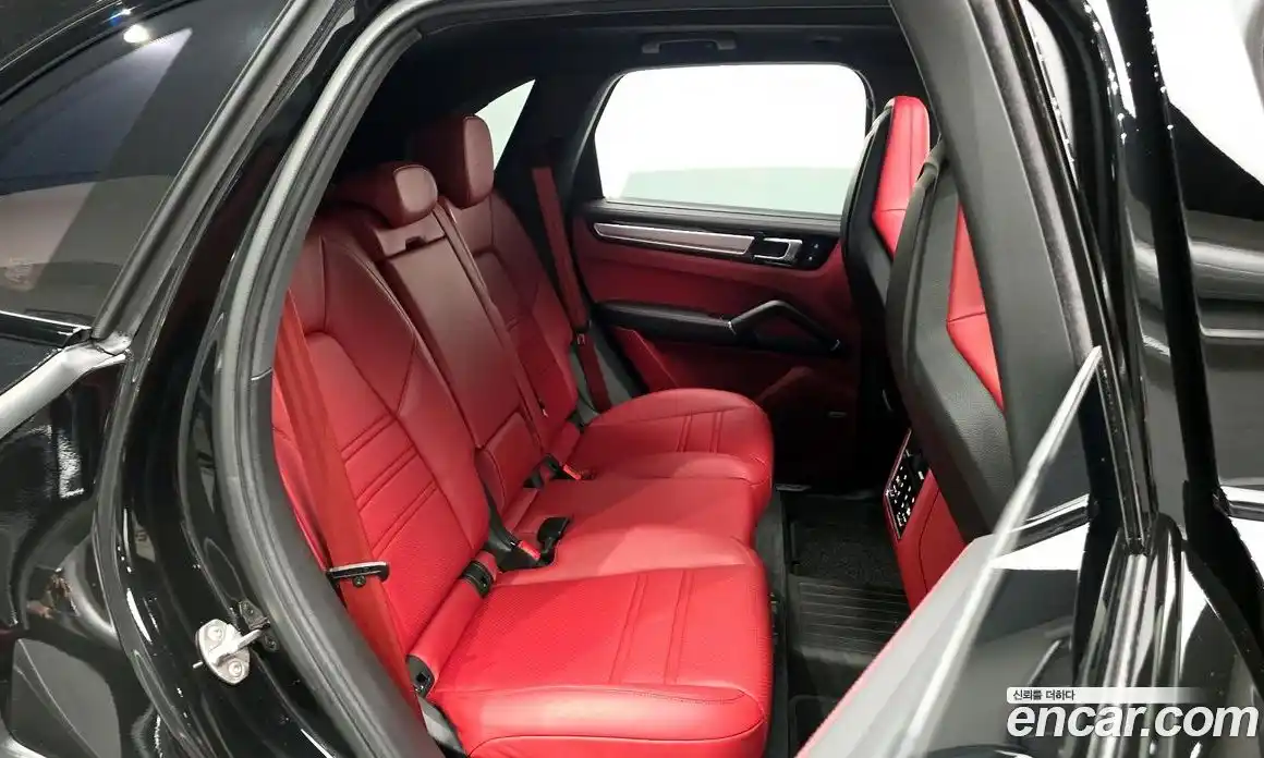 Porsche Cayenne 2023 3.0 Автомат в Москве № 197118, фото 11