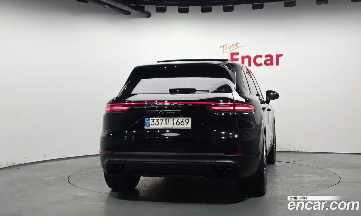 Porsche Cayenne 2023 3.0 Автомат в Москве № 197118, фото 14