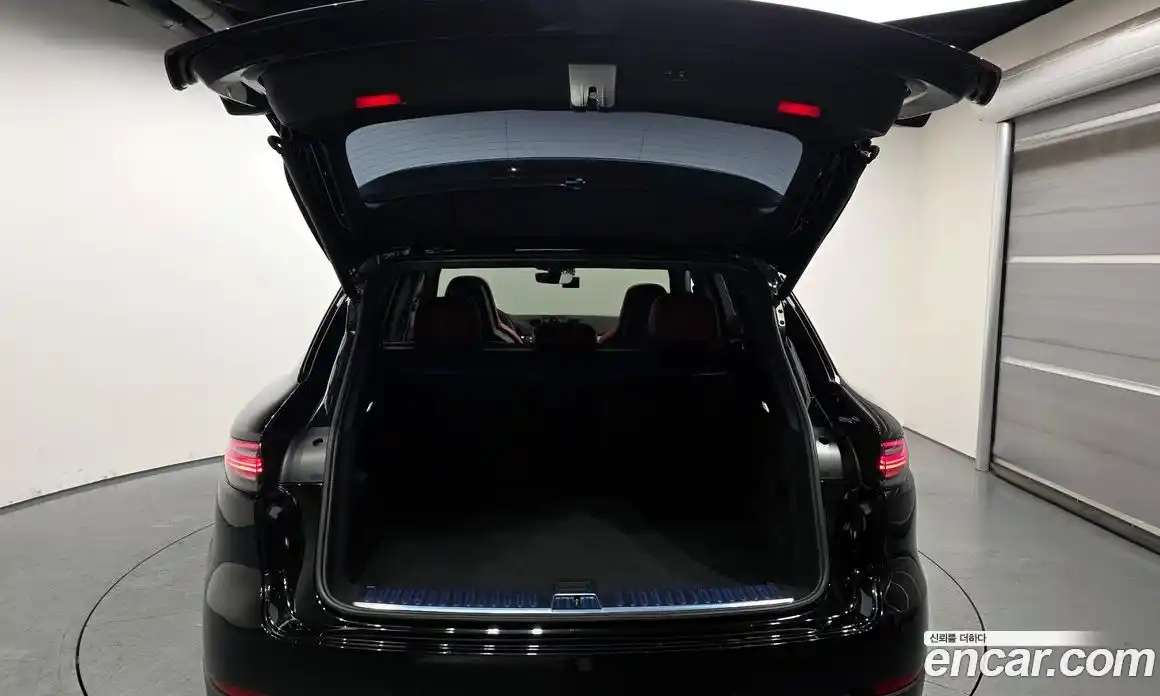 Porsche Cayenne 2023 3.0 Автомат в Москве № 197118, фото 16