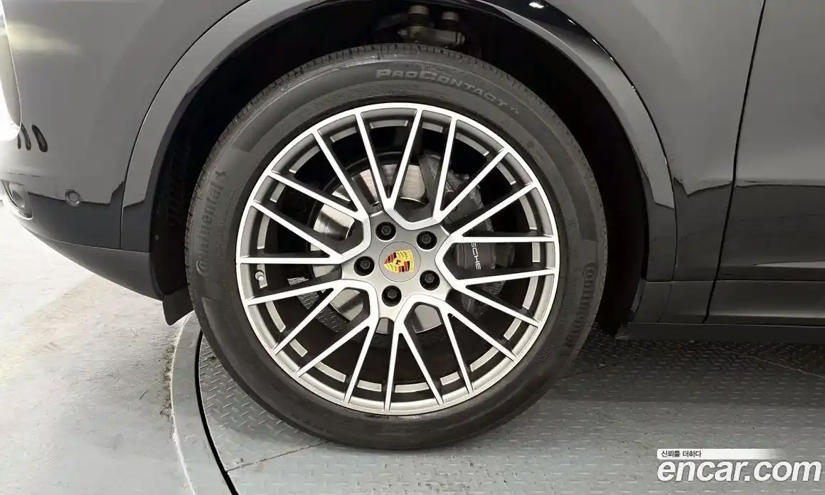 Porsche Cayenne 2023 3.0 Автомат в Москве № 197118, фото 3