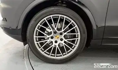 Porsche Cayenne 2023 3.0 Автомат в Москве № 197118, миниатюра 3