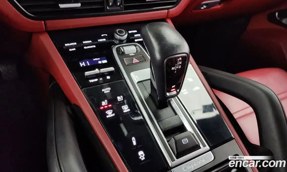 Porsche Cayenne 2023 3.0 Автомат в Москве № 197549, фото 17