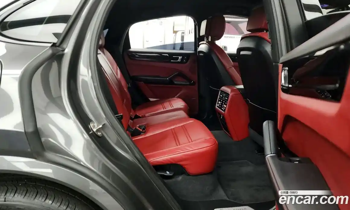 Porsche Cayenne 2023 3.0 Автомат в Москве № 197549, фото 20