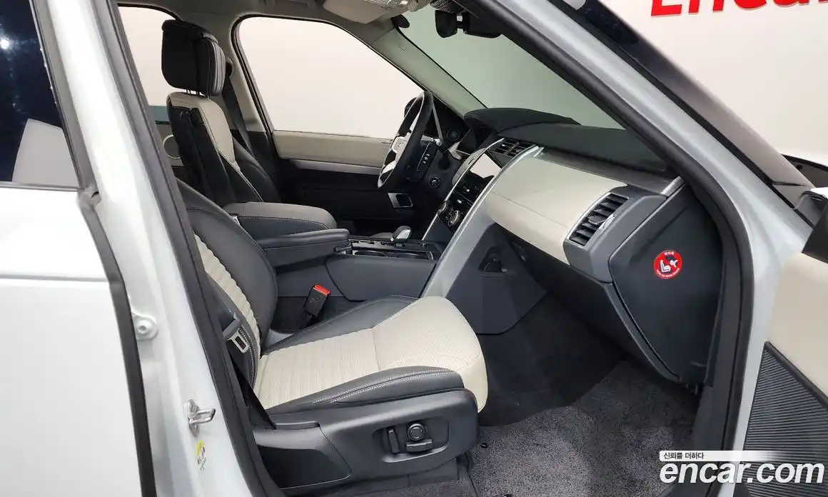 Land Rover Discovery 2025 3.0 Автомат в Москве № 198063, фото 13