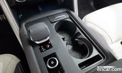 Land Rover Discovery 2025 3.0 Автомат в Москве № 198063, миниатюра 5